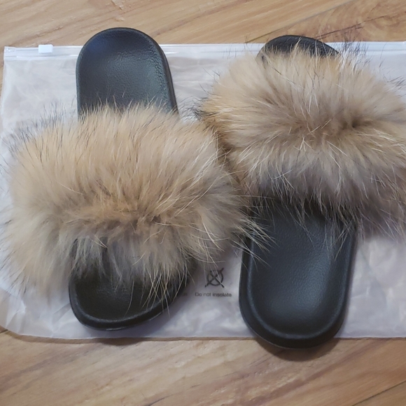 Fur Slides - Picture 2 of 6